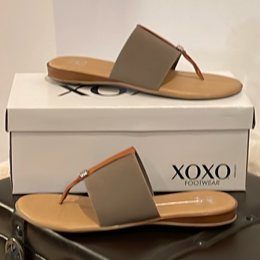 XOXO 8 Bennett Sandal NEW in BOX.